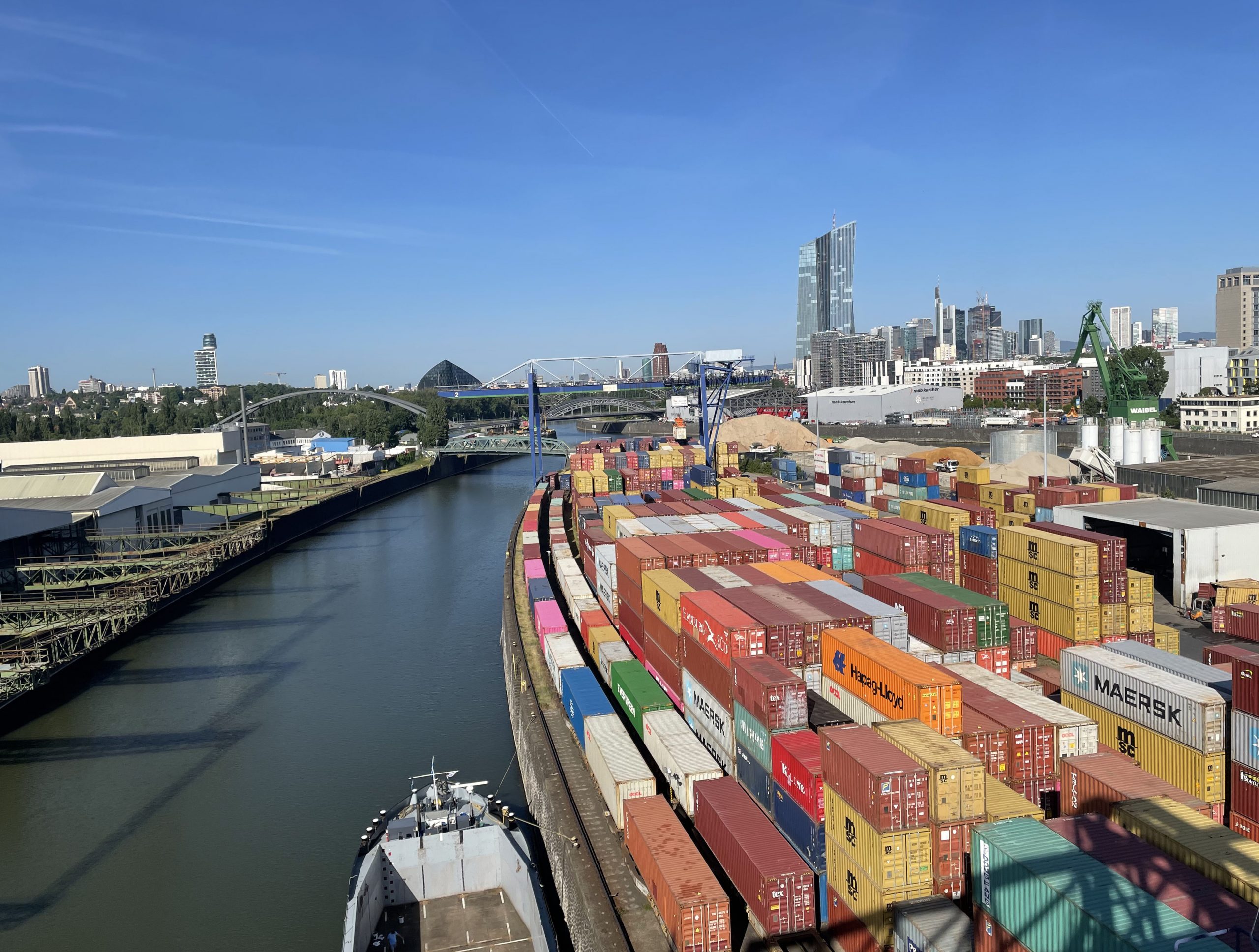 Der Hafen Frankfurt am Main führt das RiverPorts Planning and Information System (RPIS) ein und wird damit zum vierten Standort im wachsenden Port-Community-System für die Binnenschifffahrt.